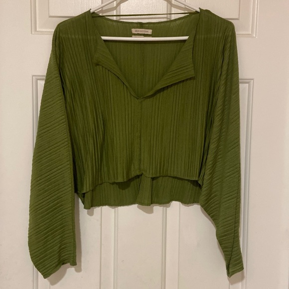 Cropped plissé top - Picture 1 of 3